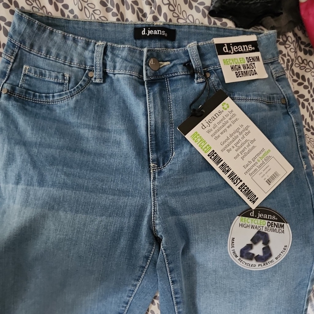 Womans d.jeans nwt size 8